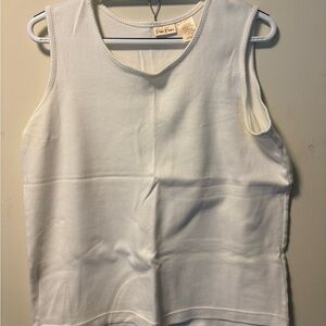 Bobbie Brooks White V-Neck Sleeveless Tank Top